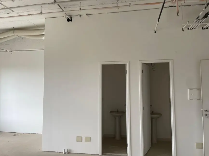 Foto 5 de Sala Comercial com 1 quarto para alugar, 48m2 em Sítio Tamboré Alphaville, Barueri - SP