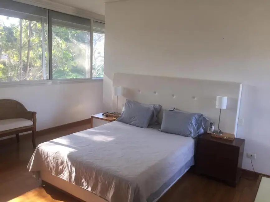 Sobrado com 4 quartos para alugar, 900m2 em Tamboré, Barueri - SP - imagem 9 Foto 9 de Sobrado com 4 quartos para alugar, 900m2 em Tamboré, Barueri - SP