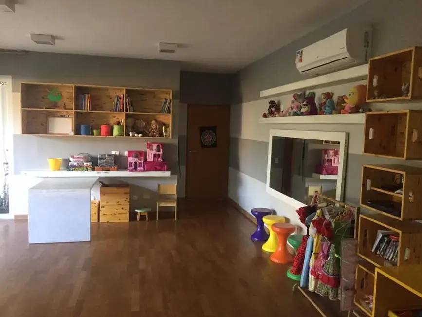 Sobrado com 4 quartos para alugar, 900m2 em Tamboré, Barueri - SP - imagem 8 Foto 8 de Sobrado com 4 quartos para alugar, 900m2 em Tamboré, Barueri - SP