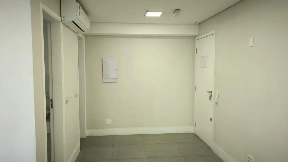 Foto 4 de Sala Comercial com 1 quarto para alugar, 33m2 em Bethaville I, Barueri - SP