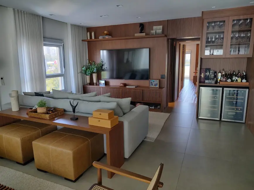 Foto 1 de Apartamento com 3 quartos à venda, 200m2 em Alphaville Empresarial, Barueri - SP