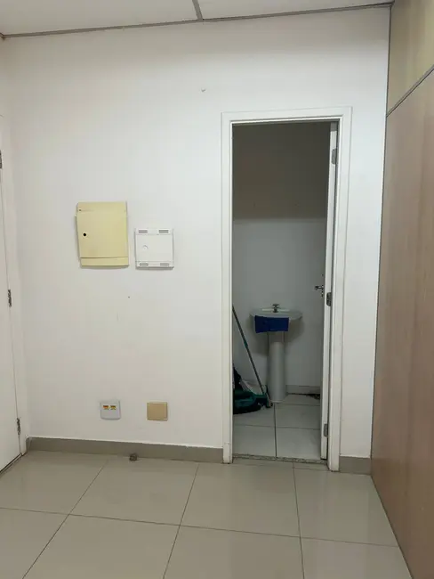 Foto 7 de Sala Comercial com 1 quarto para alugar, 40m2 em Sítio Tamboré Alphaville, Barueri - SP