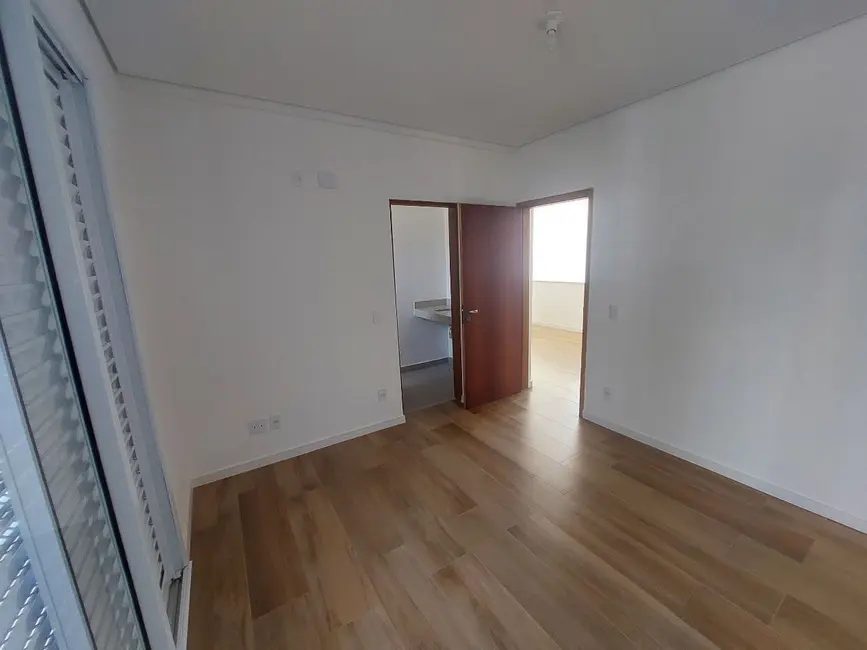 Sobrado com 3 quartos à venda, 286m2 em Tarumã, Santana De Parnaiba - SP - imagem 9 Foto 9 de Sobrado com 3 quartos à venda, 286m2 em Tarumã, Santana De Parnaiba - SP