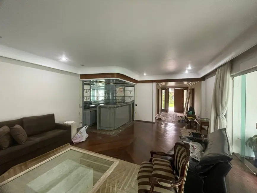 Casa com 5 quartos para alugar, 481m2 em Alphaville, Santana De Parnaiba - SP - imagem 2 Foto 2 de Casa com 5 quartos para alugar, 481m2 em Alphaville, Santana De Parnaiba - SP