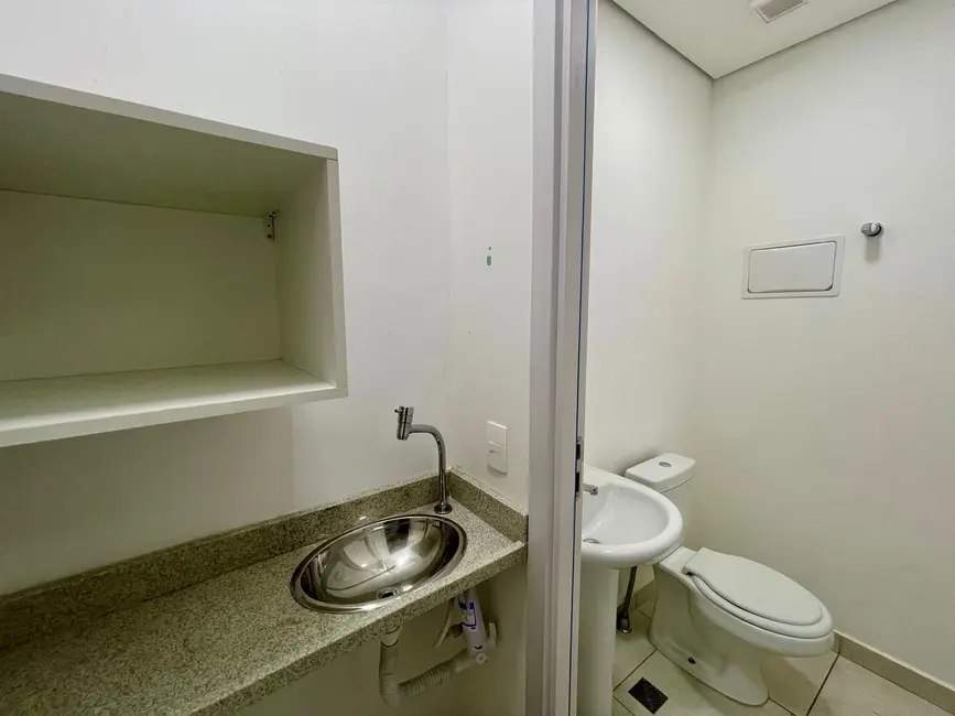 Foto 3 de Sala Comercial com 1 quarto para alugar, 30m2 em Santana De Parnaiba - SP