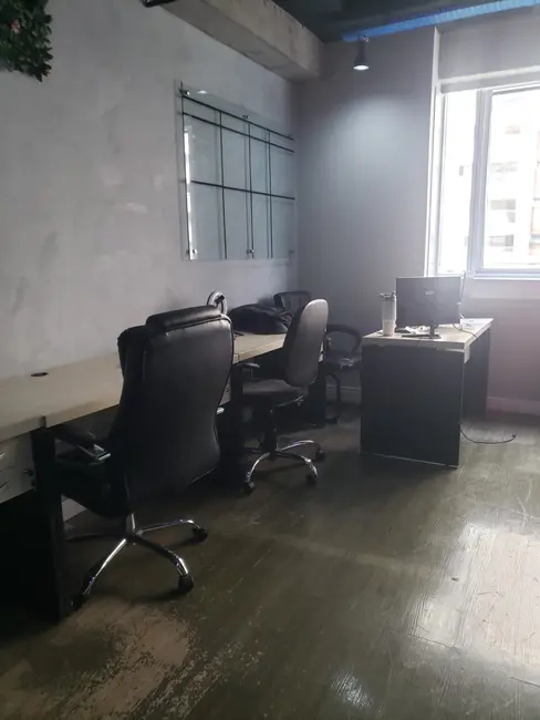 Sala Comercial com 1 quarto para alugar, 70m2 em Barueri - SP - imagem 4 Foto 4 de Sala Comercial com 1 quarto para alugar, 70m2 em Barueri - SP