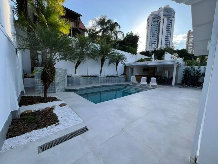 Foto 2 de Sobrado com 4 quartos à venda, 330m2 em Barueri - SP