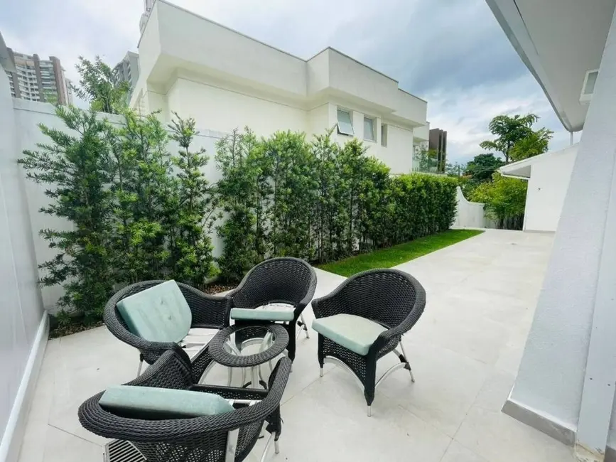 Foto 3 de Sobrado com 4 quartos à venda, 330m2 em Barueri - SP