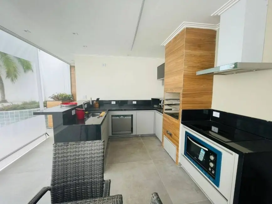 Foto 4 de Sobrado com 4 quartos à venda, 330m2 em Barueri - SP