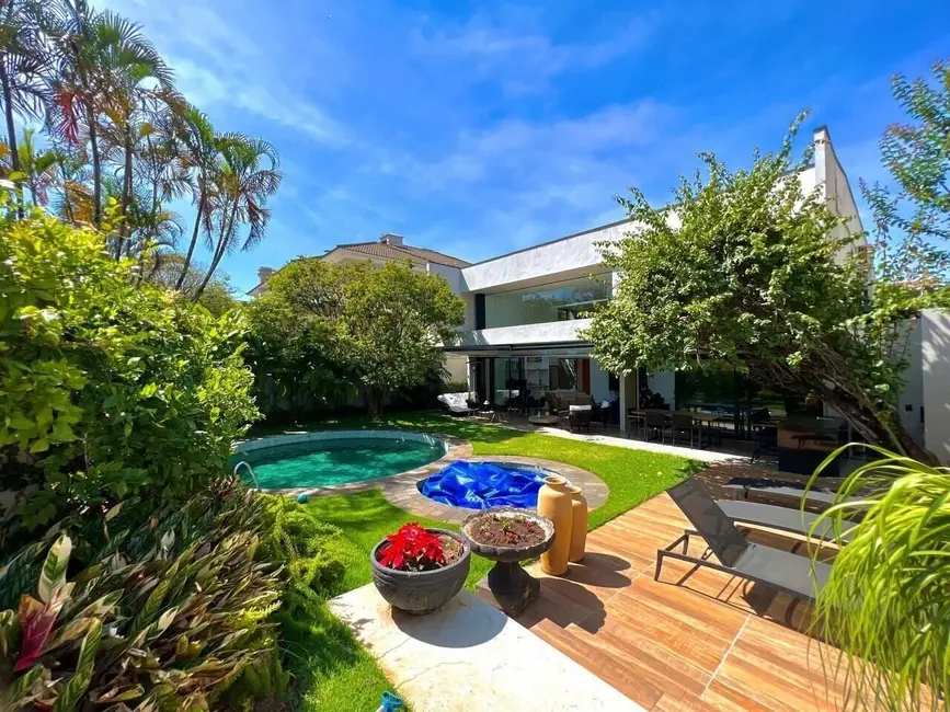 Foto 1 de Sobrado com 3 quartos à venda, 380m2 em Alphaville Residencial Dois, Barueri - SP