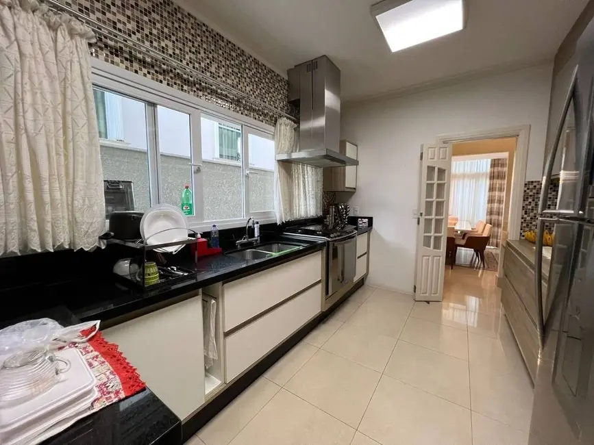 Foto 2 de Sobrado com 4 quartos à venda, 400m2 em Alphaville, Santana De Parnaiba - SP