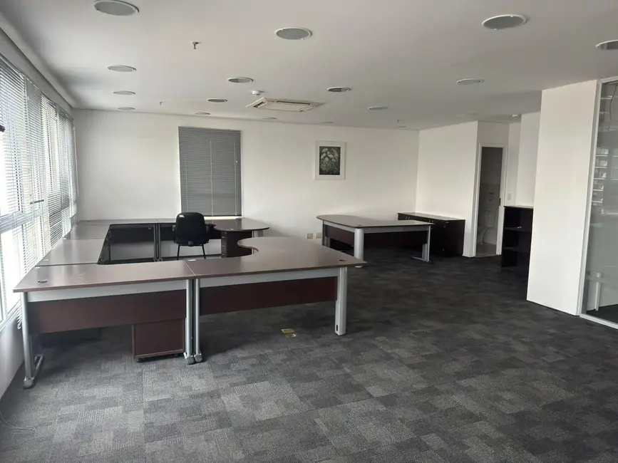 Foto 4 de Sala Comercial com 2 quartos para alugar, 596m2 em Sítio Tamboré Alphaville, Barueri - SP