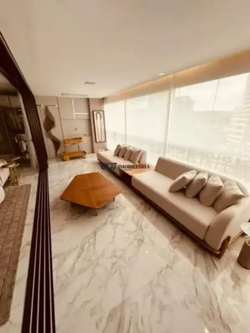 Foto 1 de Apartamento com 4 quartos para alugar, 410m2 em Green Valley Alphaville, Barueri - SP