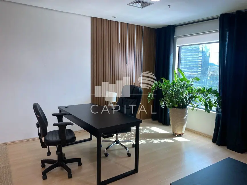 Foto 1 de Sala Comercial com 1 quarto para alugar, 42m2 em Alphaville Industrial, Barueri - SP