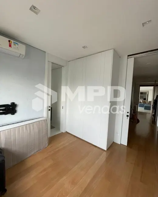 Foto 9 de Apartamento com 3 quartos à venda, 228m2 em Alphaville Conde II, Barueri - SP