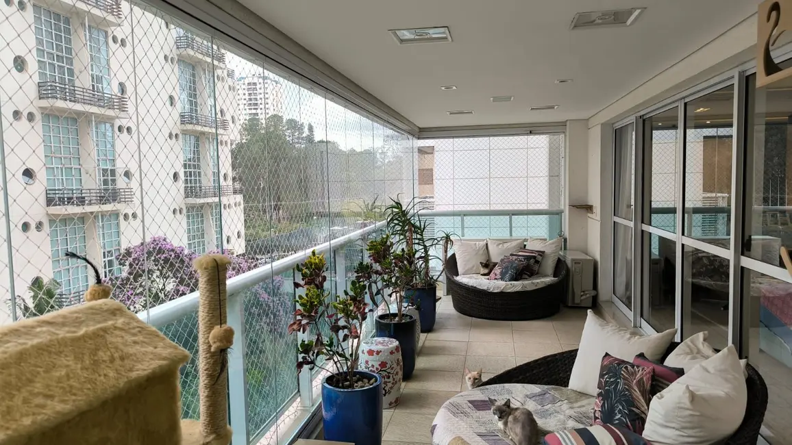 Apartamento com 3 quartos para alugar, 232m2 em Barueri - SP - imagem 1 Foto 1 de Apartamento com 3 quartos para alugar, 232m2 em Barueri - SP