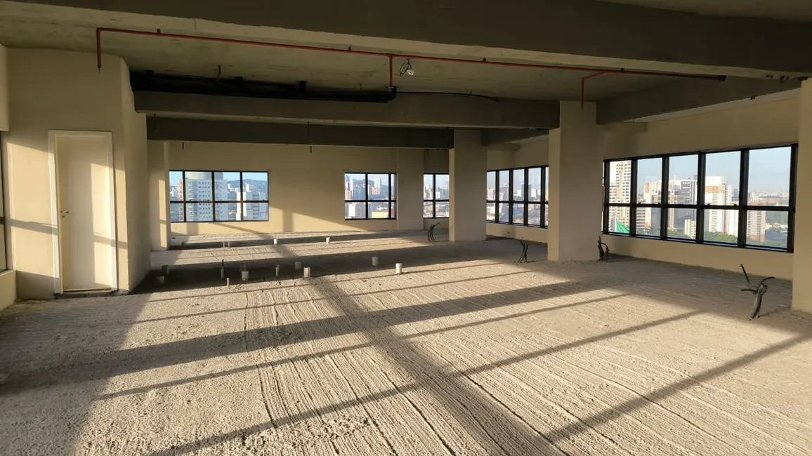 Foto 2 de Sala Comercial com 1 quarto para alugar, 636m2 em Vila Pouso Alegre, Barueri - SP