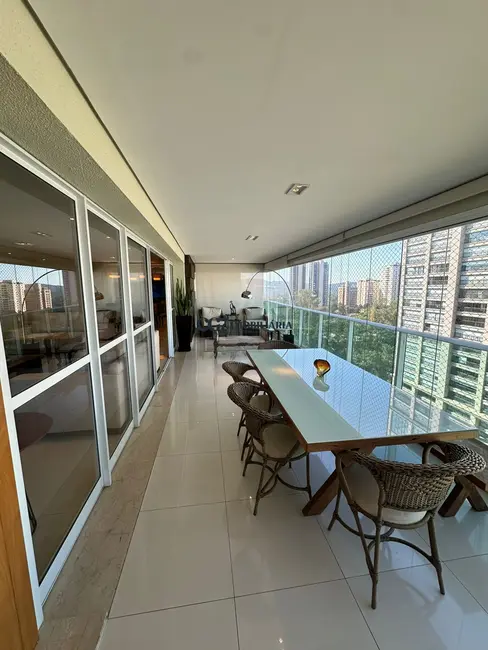 Foto 1 de Apartamento com 3 quartos para alugar, 212m2 em Barueri - SP