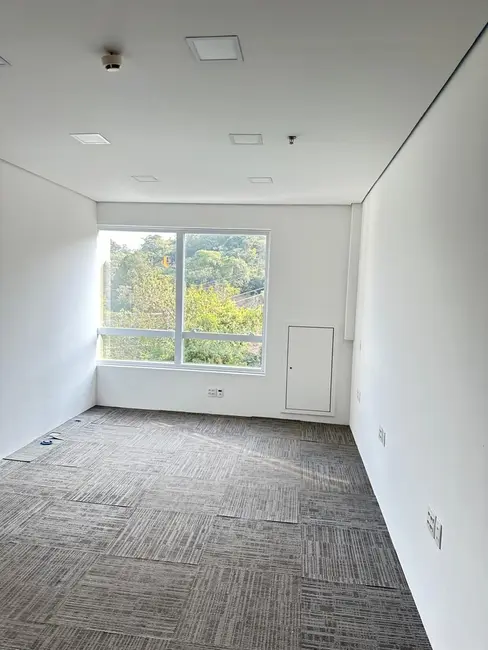 Foto 2 de Sala Comercial com 1 quarto para alugar, 30m2 em Santana De Parnaiba - SP