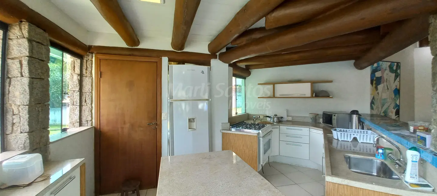 Casa com 4 quartos à venda, 360m2 em Ilhabela - SP - imagem 6 Foto 6 de Casa com 4 quartos à venda, 360m2 em Ilhabela - SP