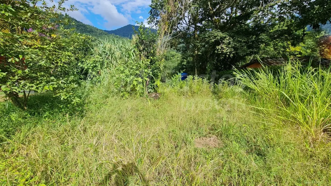 Foto 1 de Terreno / Lote à venda, 600m2 em Ilhabela - SP