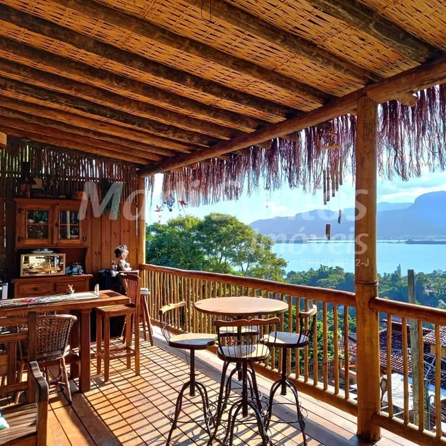 Foto 2 de Casa com 4 quartos para alugar, 278m2 em Ilhabela - SP