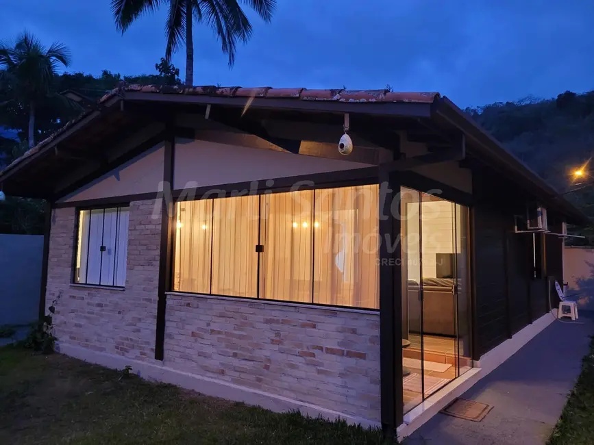 Foto 1 de Casa com 3 quartos à venda, 160m2 em Ilhabela - SP