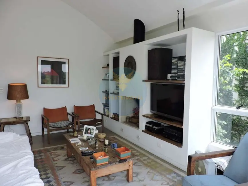 Casa de Condomínio com 3 quartos à venda, 275m2 em Granja Viana, Cotia - SP - imagem 8 Foto 8 de Casa de Condomínio com 3 quartos à venda, 275m2 em Granja Viana, Cotia - SP