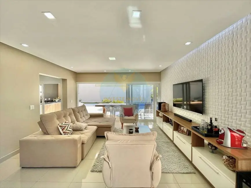 Casa de Condomínio com 4 quartos à venda, 316m2 em Granja Viana, Cotia - SP - imagem 4 Foto 4 de Casa de Condomínio com 4 quartos à venda, 316m2 em Granja Viana, Cotia - SP