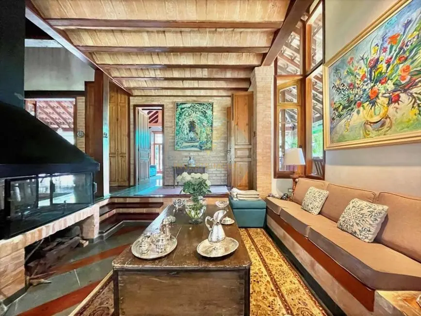 Casa de Condomínio com 3 quartos à venda, 364m2 em Granja Viana, Carapicuiba - SP - imagem 6 Foto 6 de Casa de Condomínio com 3 quartos à venda, 364m2 em Granja Viana, Carapicuiba - SP