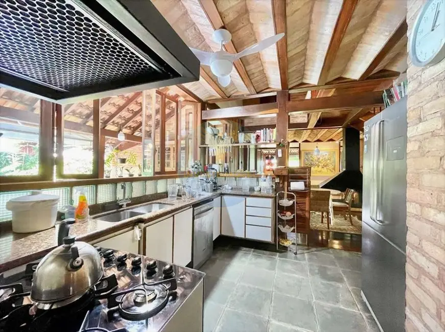 Casa de Condomínio com 3 quartos à venda, 364m2 em Granja Viana, Carapicuiba - SP - imagem 9 Foto 9 de Casa de Condomínio com 3 quartos à venda, 364m2 em Granja Viana, Carapicuiba - SP