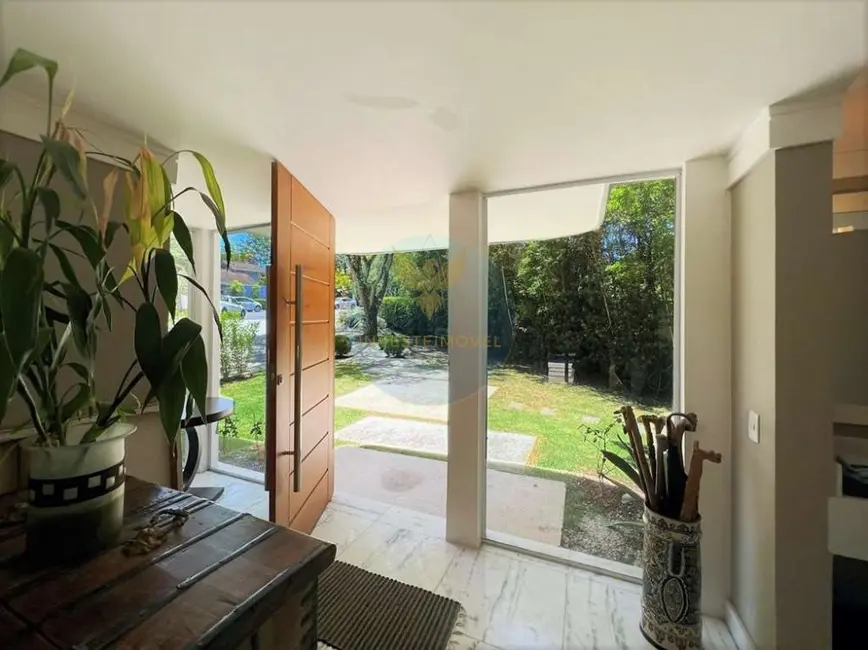 Foto 4 de Casa de Condomínio com 4 quartos para alugar, 542m2 em Jandira - SP