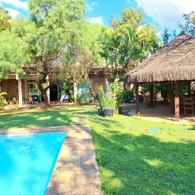 Casa de Condomínio com 3 quartos à venda, 289m2 em Granja Viana, Cotia - SP - imagem 3 Foto 3 de Casa de Condomínio com 3 quartos à venda, 289m2 em Granja Viana, Cotia - SP