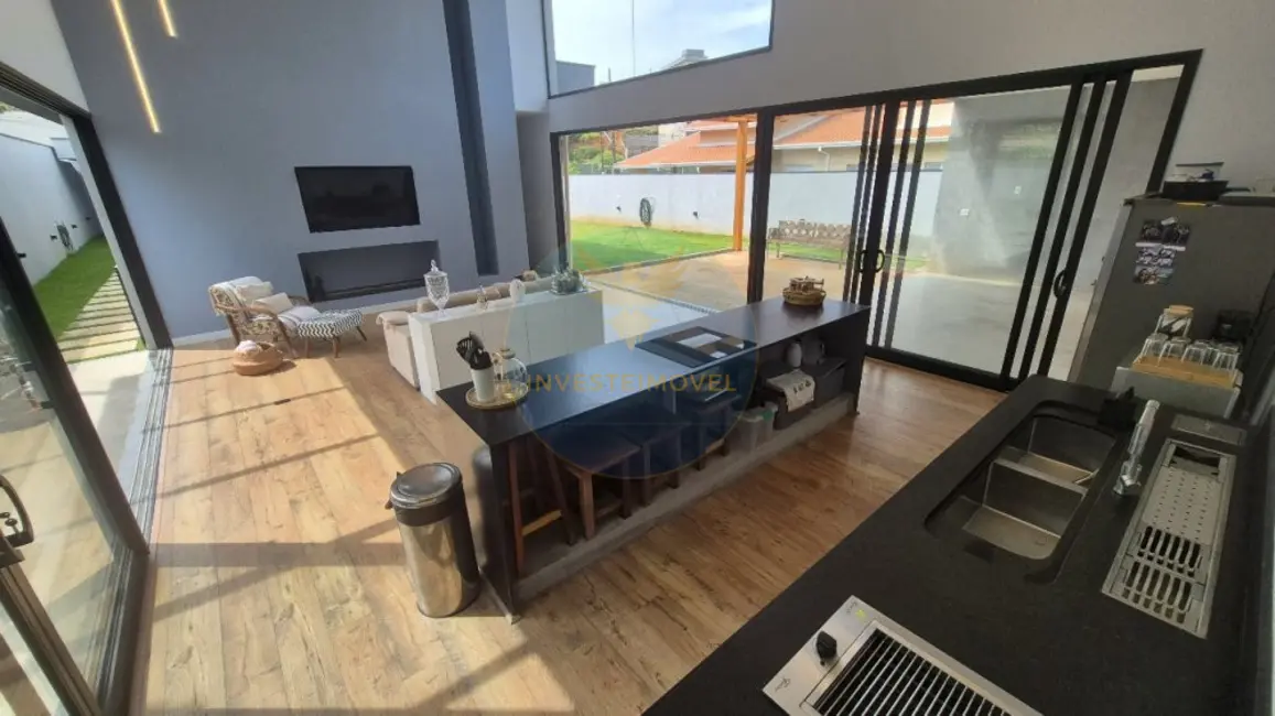 Casa de Condomínio com 3 quartos à venda, 375m2 em Granja Viana, Cotia - SP - imagem 1 Foto 1 de Casa de Condomínio com 3 quartos à venda, 375m2 em Granja Viana, Cotia - SP