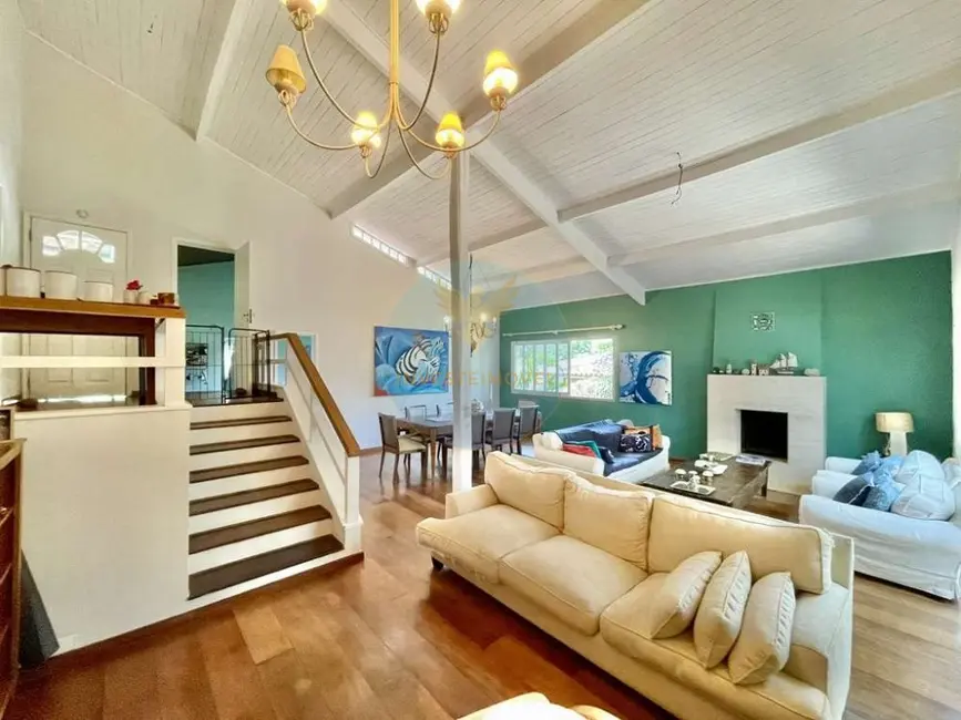 Casa de Condomínio com 4 quartos à venda, 283m2 em Granja Viana, Cotia - SP - imagem 3 Foto 3 de Casa de Condomínio com 4 quartos à venda, 283m2 em Granja Viana, Cotia - SP