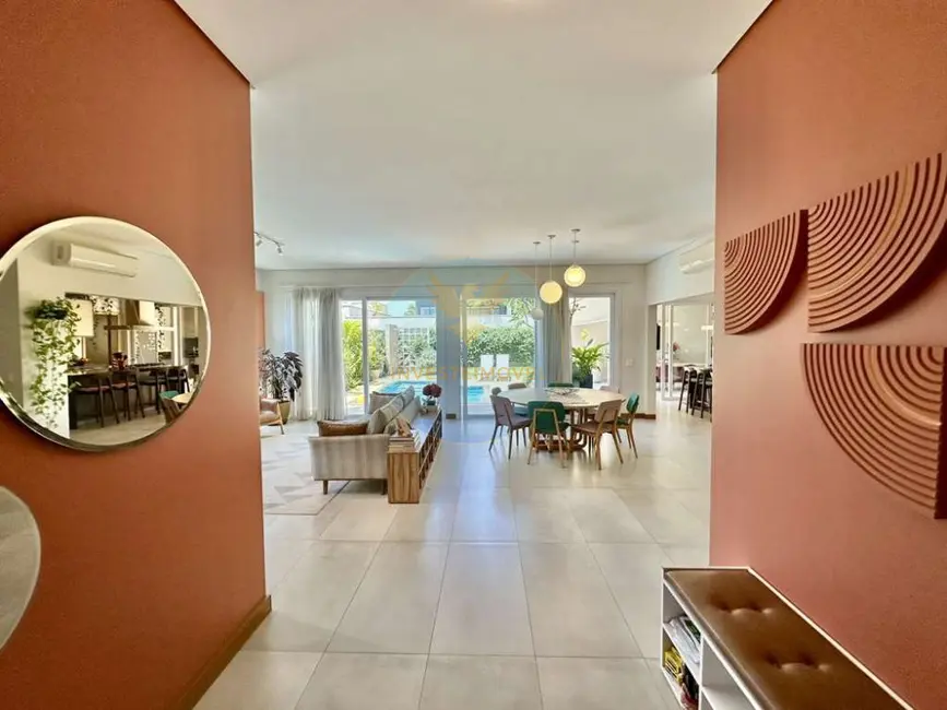 Casa de Condomínio com 4 quartos à venda, 345m2 em Granja Viana, Carapicuiba - SP - imagem 6 Foto 6 de Casa de Condomínio com 4 quartos à venda, 345m2 em Granja Viana, Carapicuiba - SP