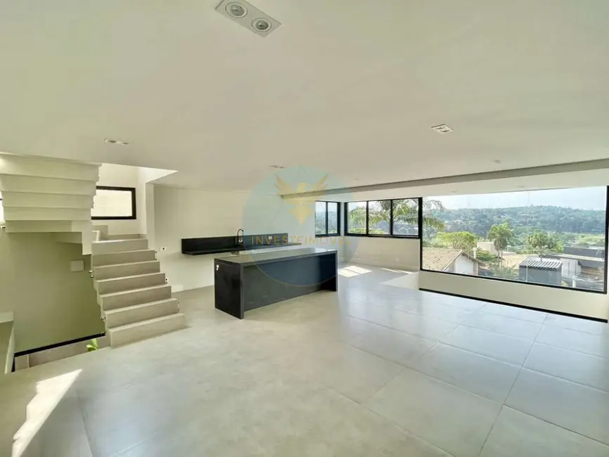 Casa de Condomínio com 4 quartos para alugar, 484m2 em Granja Viana, Cotia - SP - imagem 2 Foto 2 de Casa de Condomínio com 4 quartos para alugar, 484m2 em Granja Viana, Cotia - SP