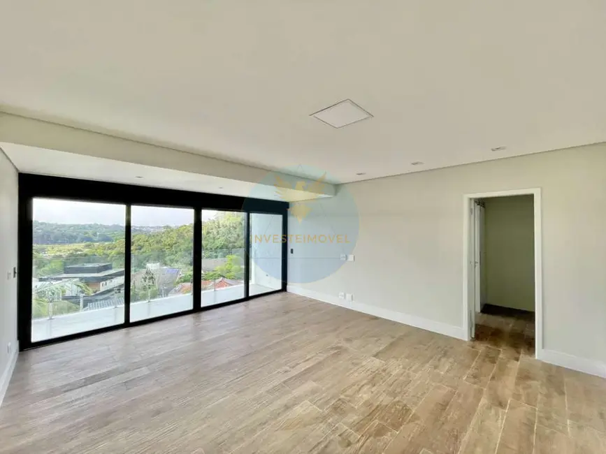 Casa de Condomínio com 4 quartos para alugar, 484m2 em Granja Viana, Cotia - SP - imagem 8 Foto 8 de Casa de Condomínio com 4 quartos para alugar, 484m2 em Granja Viana, Cotia - SP