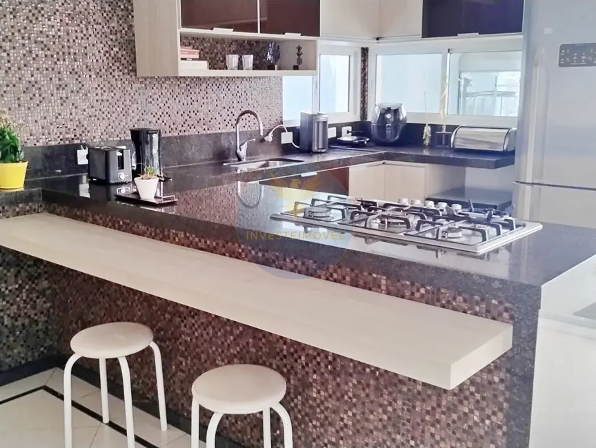 Foto 8 de Casa de Condomínio com 4 quartos à venda, 300m2 em Granja Viana, Cotia - SP