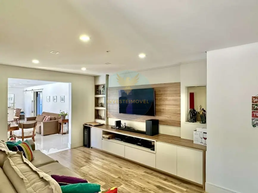 Casa de Condomínio com 5 quartos à venda, 375m2 em Residencial Euroville, Carapicuiba - SP - imagem 8 Foto 8 de Casa de Condomínio com 5 quartos à venda, 375m2 em Residencial Euroville, Carapicuiba - SP
