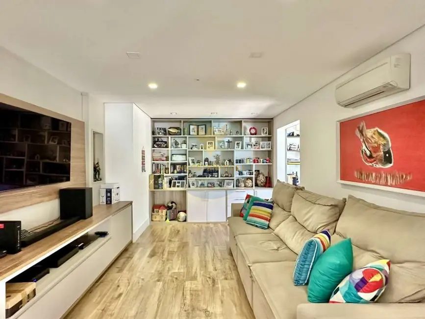 Casa de Condomínio com 5 quartos à venda, 375m2 em Residencial Euroville, Carapicuiba - SP - imagem 9 Foto 9 de Casa de Condomínio com 5 quartos à venda, 375m2 em Residencial Euroville, Carapicuiba - SP