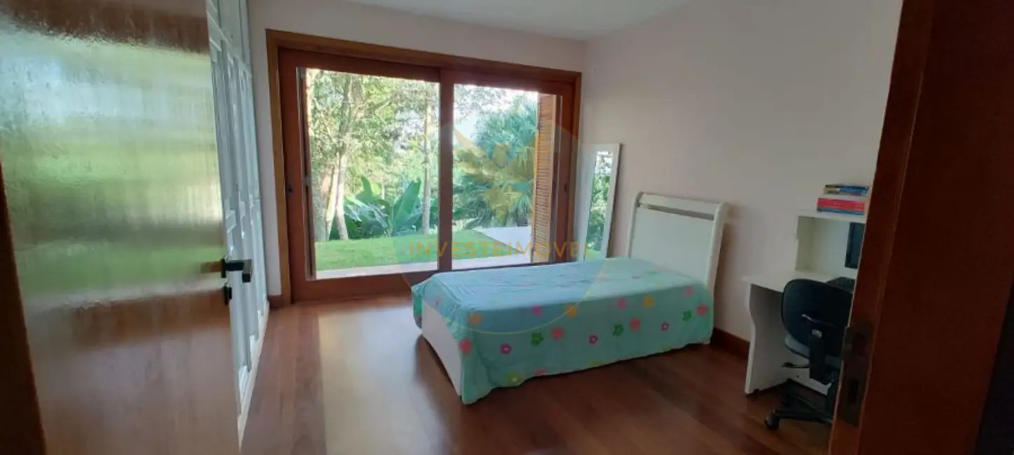 Foto 4 de Casa de Condomínio com 3 quartos à venda, 450m2 em Jandira - SP