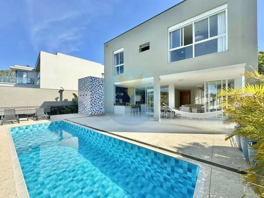 Casa de Condomínio com 3 quartos à venda, 281m2 em Granja Viana, Cotia - SP - imagem 2 Foto 2 de Casa de Condomínio com 3 quartos à venda, 281m2 em Granja Viana, Cotia - SP