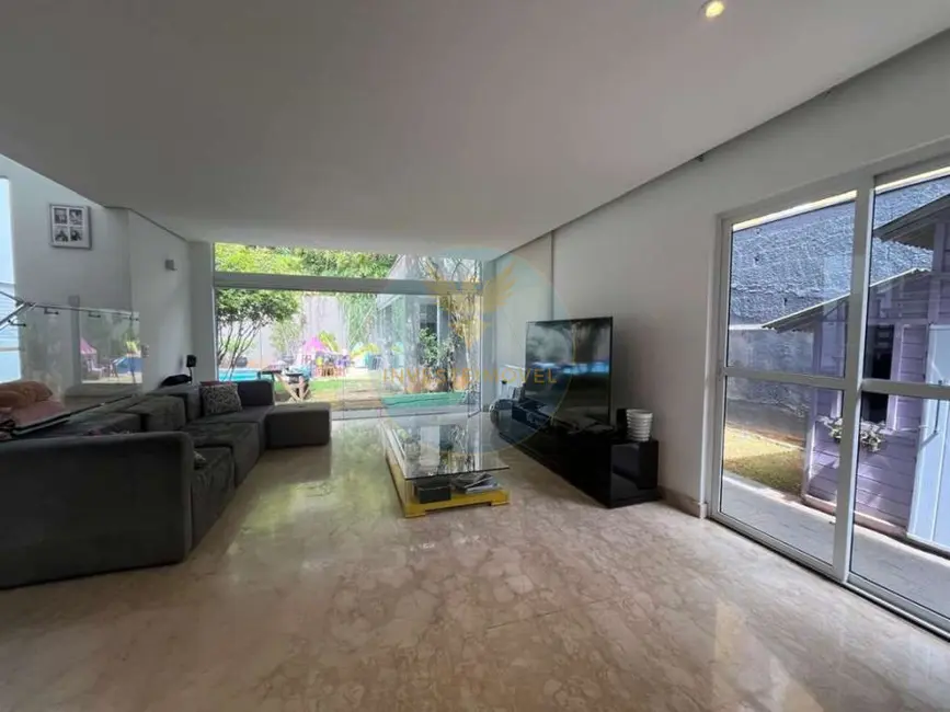 Foto 6 de Casa de Condomínio com 3 quartos à venda, 300m2 em Jandira - SP