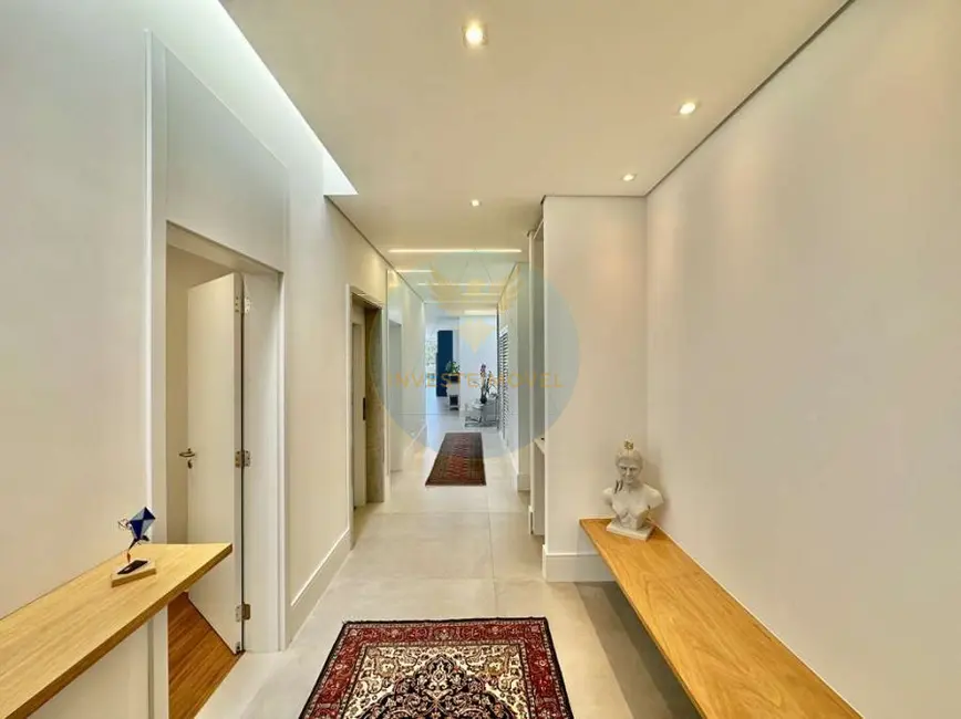 Foto 3 de Casa com 7 quartos à venda, 548m2 em Granja Viana, Cotia - SP