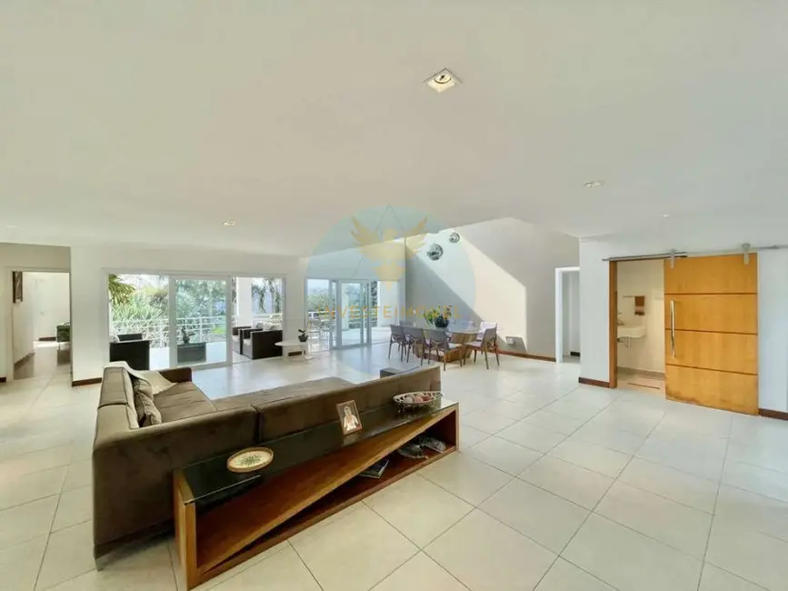 Casa com 4 quartos à venda, 489m2 em Granja Viana, Cotia - SP - imagem 4 Foto 4 de Casa com 4 quartos à venda, 489m2 em Granja Viana, Cotia - SP