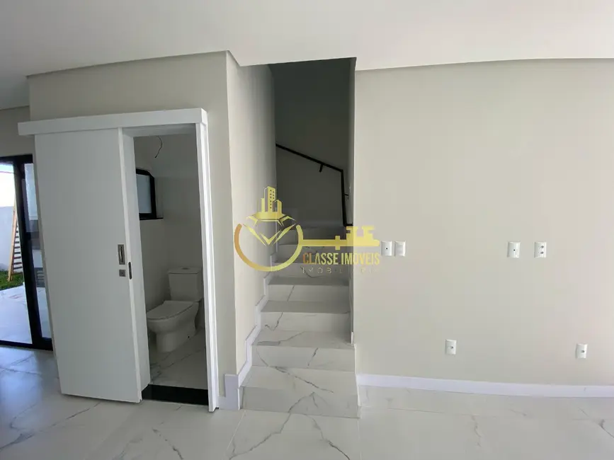 Foto 6 de Sobrado com 2 quartos à venda, 117m2 em Balneario Picarras - SC