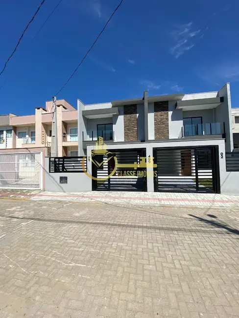 Foto 2 de Sobrado com 2 quartos à venda, 117m2 em Balneario Picarras - SC