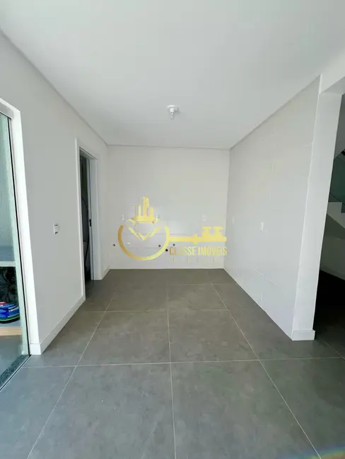 Sobrado com 2 quartos à venda, 109m2 em Espinheiros, Itajai - SC - imagem 9 Foto 9 de Sobrado com 2 quartos à venda, 109m2 em Espinheiros, Itajai - SC