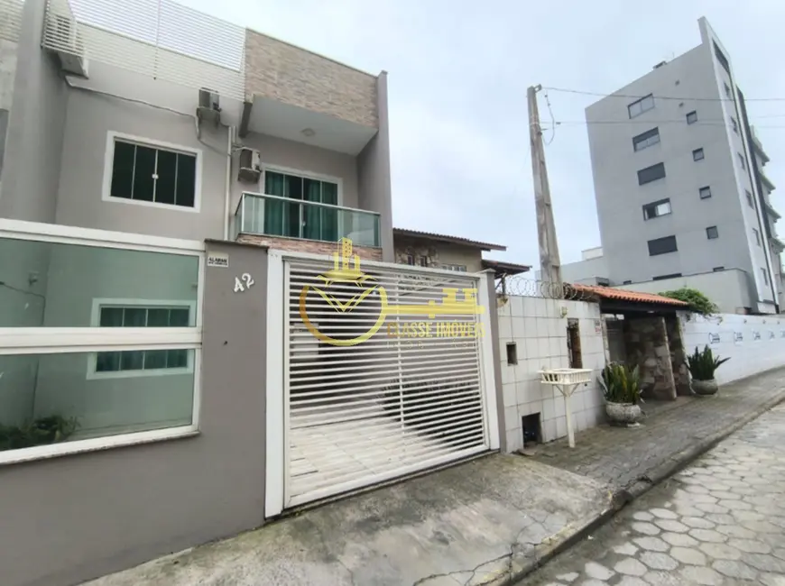 Foto 1 de Sobrado com 4 quartos à venda, 112m2 em Centro, Navegantes - SC